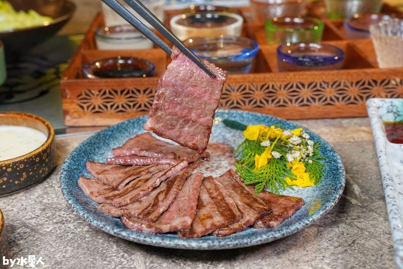 精誠壹山：台中燒肉推薦，全程專人代烤服務，壽星優惠招待海膽蛋