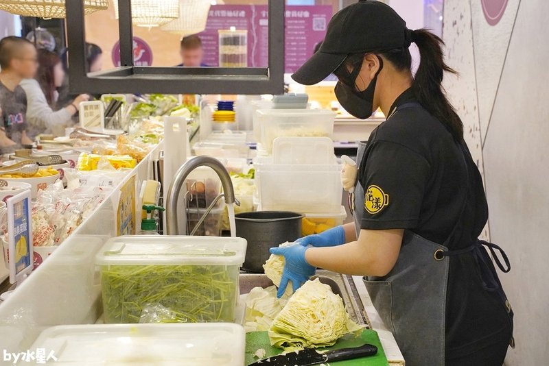 迴轉火鍋吃到飽199起！超過60種蔬菜、火鍋料、熟食、飯麵、