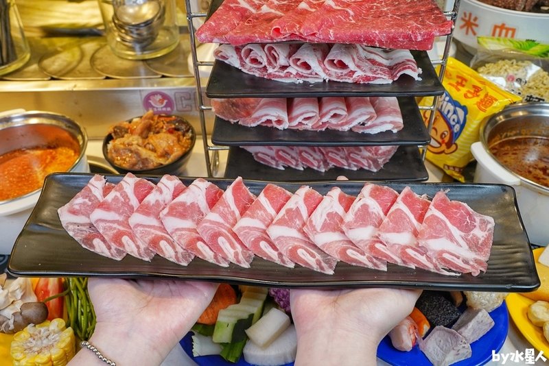 迴轉火鍋吃到飽199起！超過60種蔬菜、火鍋料、熟食、飯麵、