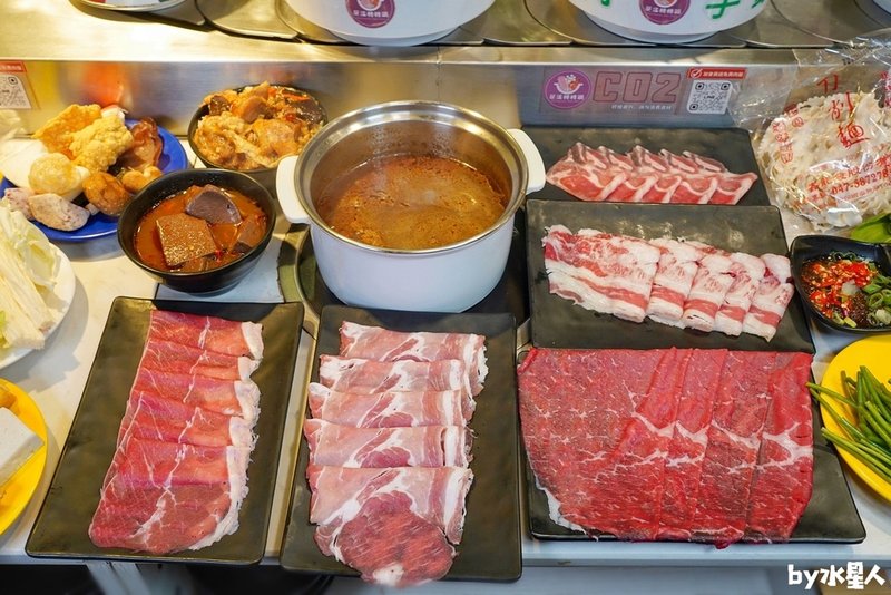 迴轉火鍋吃到飽199起！超過60種蔬菜、火鍋料、熟食、飯麵、