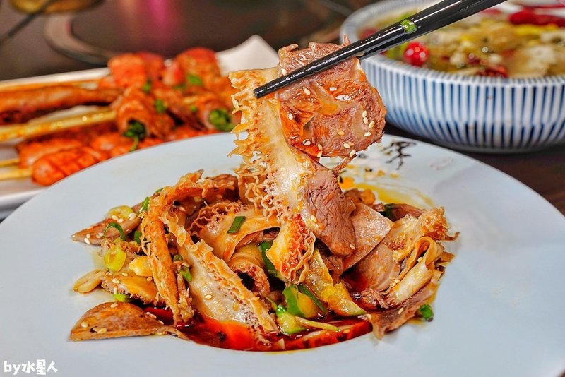 川麵道總店（昌平路）台中唯一大陸燒烤美蛙魚頭鍋專賣，總老闆主