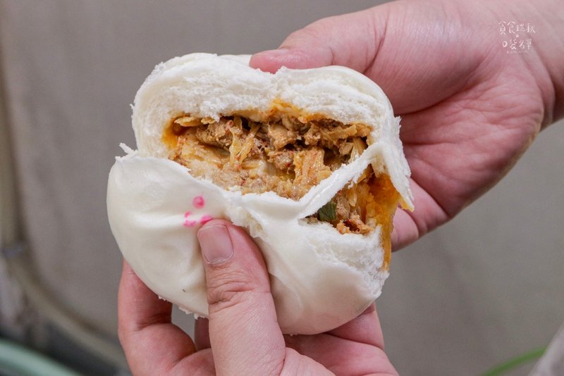 台中西屯｜20多種口味任君挑選，比掌心還大顆、餡料飽滿的平價
