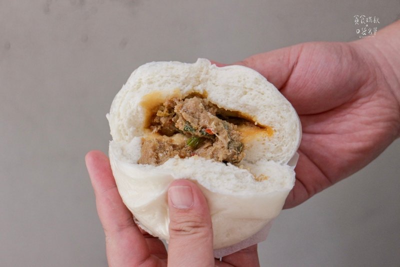 台中西屯｜20多種口味任君挑選，比掌心還大顆、餡料飽滿的平價