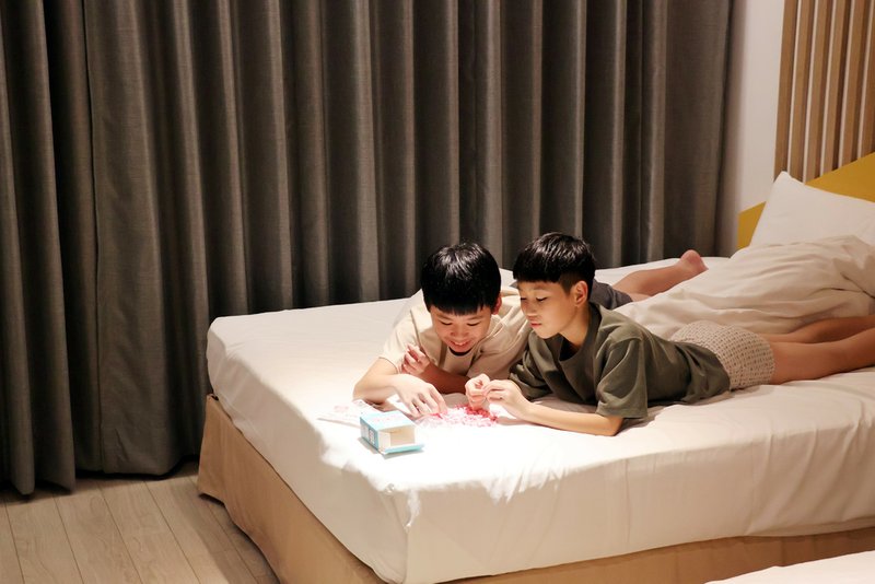 嘉義│棒棒積木飯店。專屬電動車開到退房、超大親子主題房、暢玩