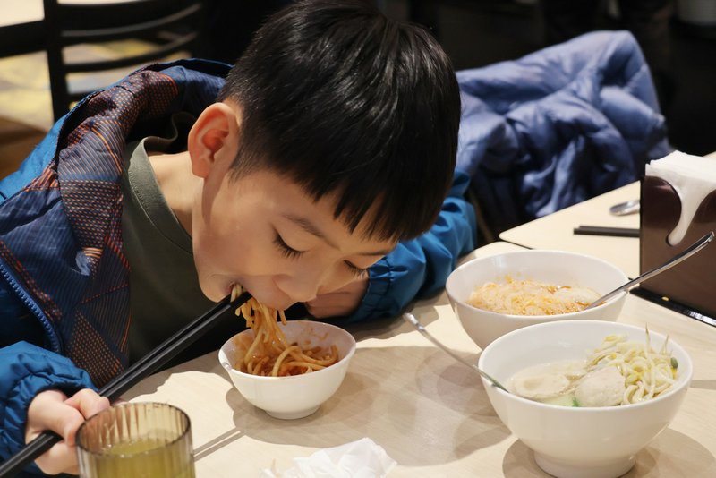 嘉義│棒棒積木飯店。專屬電動車開到退房、超大親子主題房、暢玩