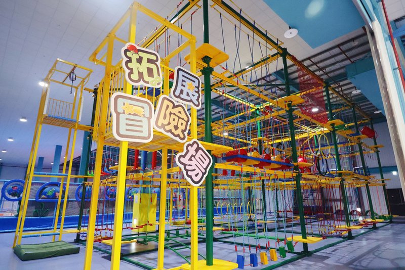 嘉義│棒棒積木飯店。專屬電動車開到退房、超大親子主題房、暢玩
