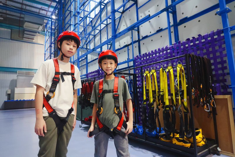 嘉義│棒棒積木飯店。專屬電動車開到退房、超大親子主題房、暢玩