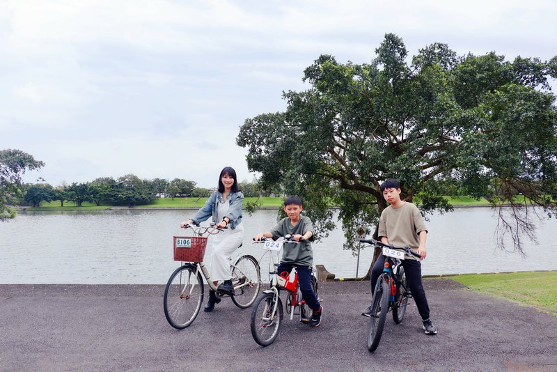 到城堡裡住一晚「香格里拉冬山河渡假飯店」童玩節住宿推薦。走路