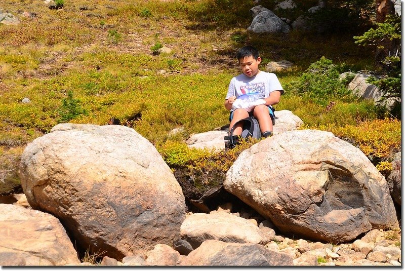 Eating lunch along Chinns Lake (2)