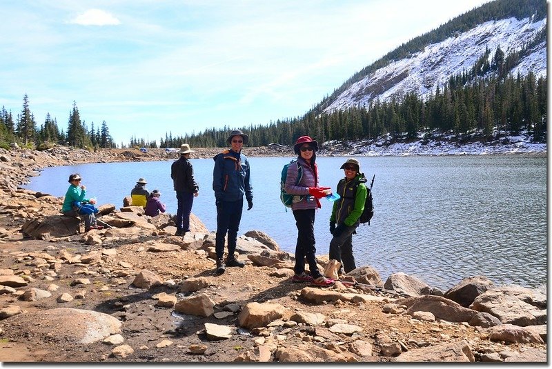 Eating lunch along Chinns Lake (1)