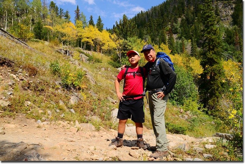 Taken from the trail up to Lost Lake, aspen leaves are turning yellow 5