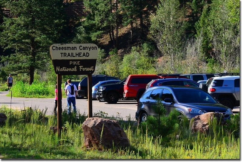 Cheesman Canyon Trailhead parking lot