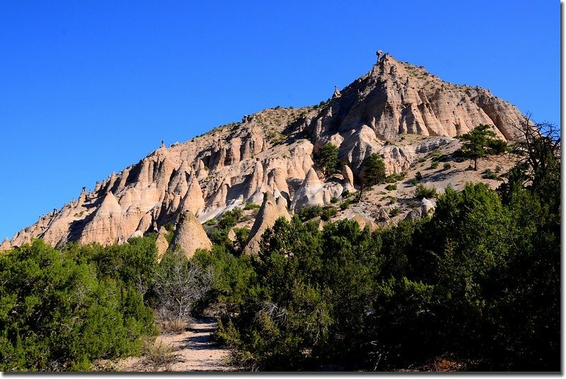 Unusual rock formations along the Slot Canyon Trail (3)