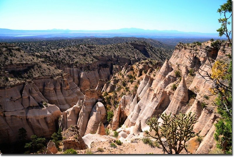 Above the tent rocks, seen from the upper part of the Slot Canyon Trail (6)