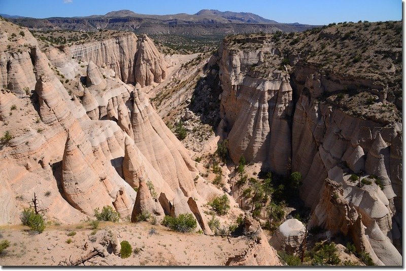 Above the tent rocks, seen from the upper part of the Slot Canyon Trail (10)