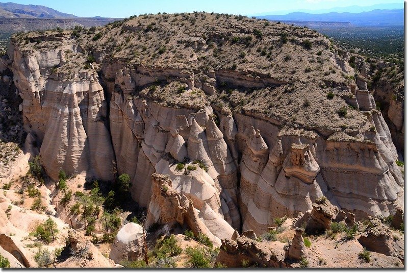 Above the tent rocks, seen from the upper part of the Slot Canyon Trail (14)