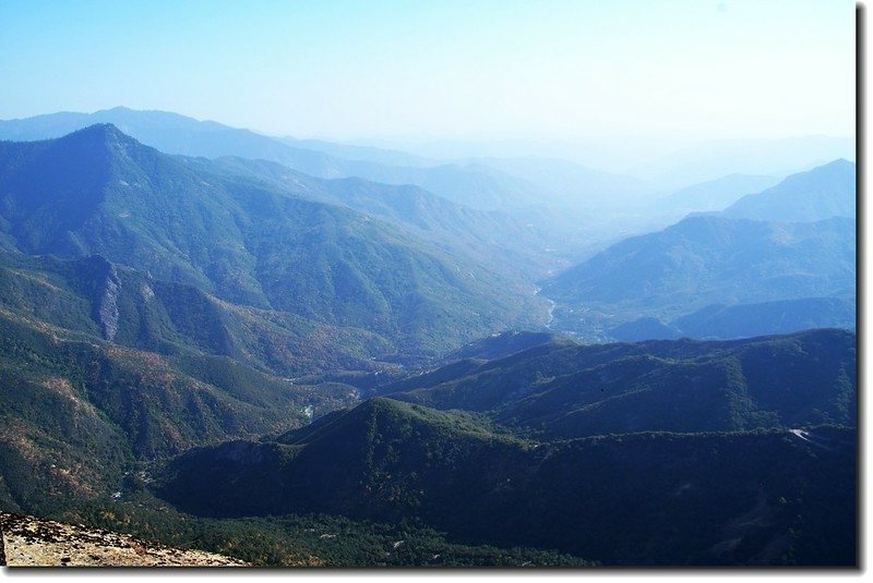 Overlook the valley from  the top of Mono Rock