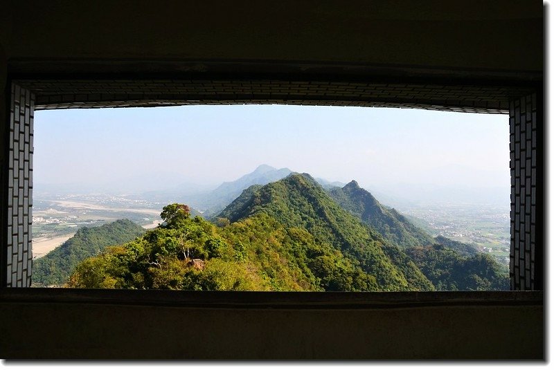 旗尾山祠東北眺旗尾~月光山連稜 1