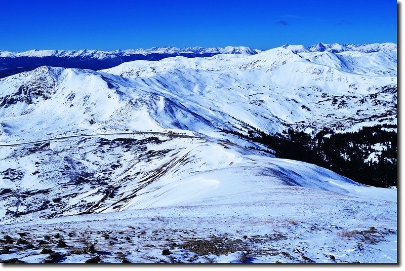Loveland Pass  Point 12,915&apos; 俯瞰 Loveland Pass(西邊) 2