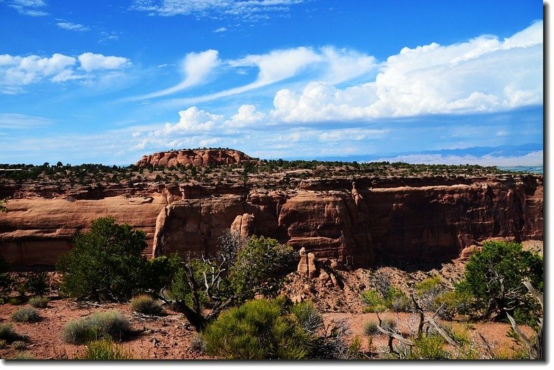 Otto&apos;s Trail 眺望Canyon Rim Trail