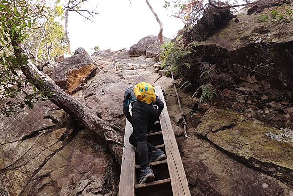 【鳶嘴山】鳶嘴山，全台知名危岩聳壁地形，挑戰驚險峭壁攀岩，走