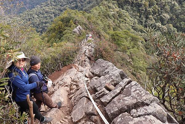 【鳶嘴山】鳶嘴山，全台知名危岩聳壁地形，挑戰驚險峭壁攀岩，走