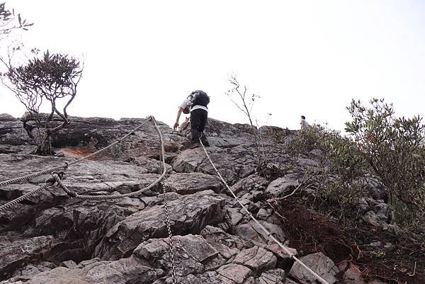 【鳶嘴山】鳶嘴山，全台知名危岩聳壁地形，挑戰驚險峭壁攀岩，走