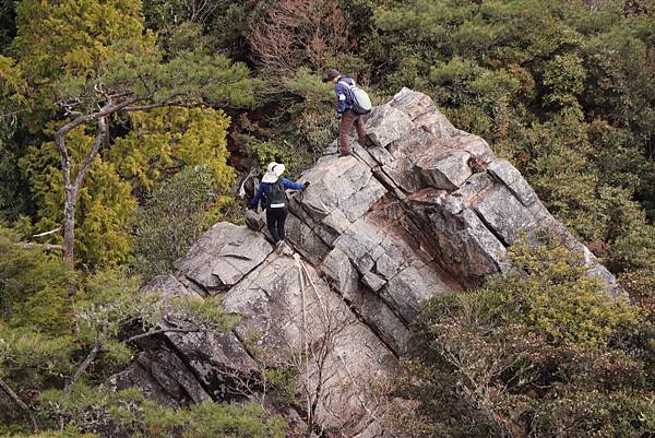 【鳶嘴山】鳶嘴山，全台知名危岩聳壁地形，挑戰驚險峭壁攀岩，走