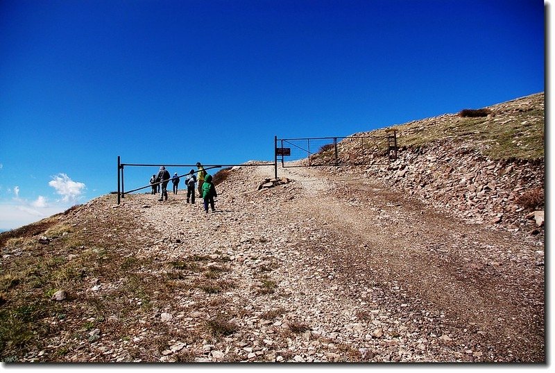 Approaching the gate and the “no trespassing”area