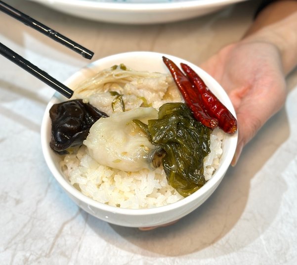 [西門町美食] 狂一鍋酸菜魚 台北西門店 肉多多 明水然樂兩