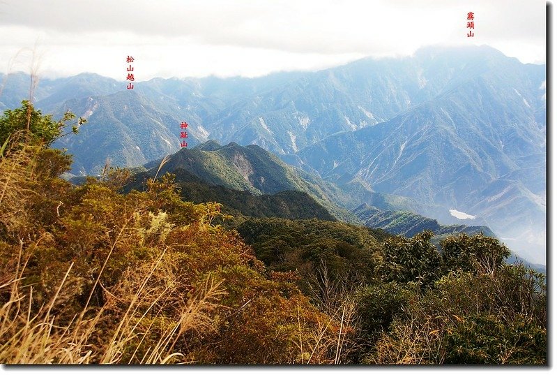 麻留賀山頂東南眺