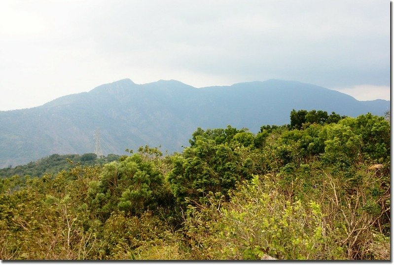 南勢湖山西北眺里龍山、蚊罩山