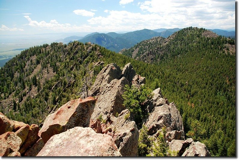 South ridge of Bear Peak &amp; South Boulder Peak(R) from Bear Peak&apos;s summit