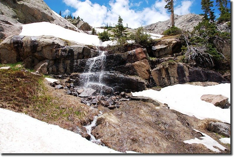 A little falls along the trail 1