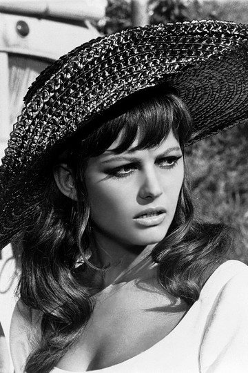 Claudia-Cardinale-547.jpg