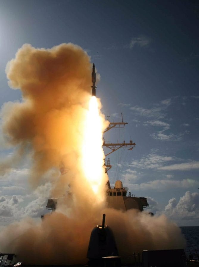 http://i1.wp.com/www.defensemedianetwork.com/wp-content/uploads/2013/05/Standard-Missile-3-SM3.jpg