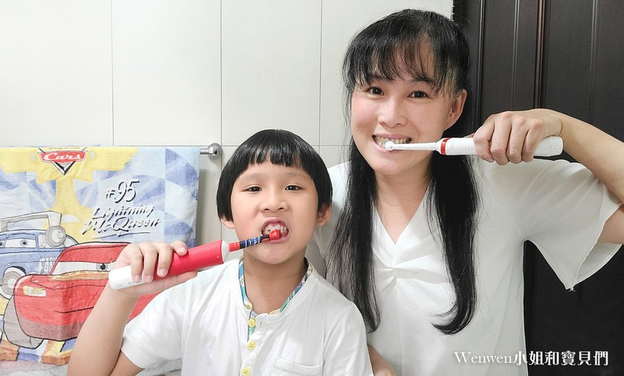 好市多Oral-B 大人電動牙刷 雙握柄組 (7).jpg