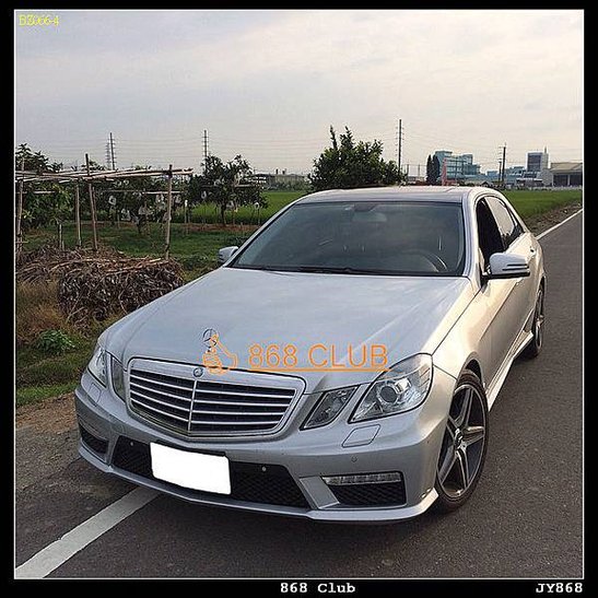 W212 AMG 保桿實車照-4.JPG