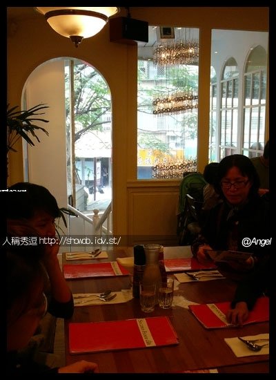 描述: http://blog.liontravel.com/resserver.aspx?blogId=8340&amp;resource=556044-D%3a%5c2010%5cpic%5c01_%e7%ac%ac%e4%b8%89%e6%b3%a2_%e4%ba%8c%e6%a8%93%e9%a4%90%e5%bb%b3%5c%e7%b2%be%e9%81%b8%5cP1270613.jpg