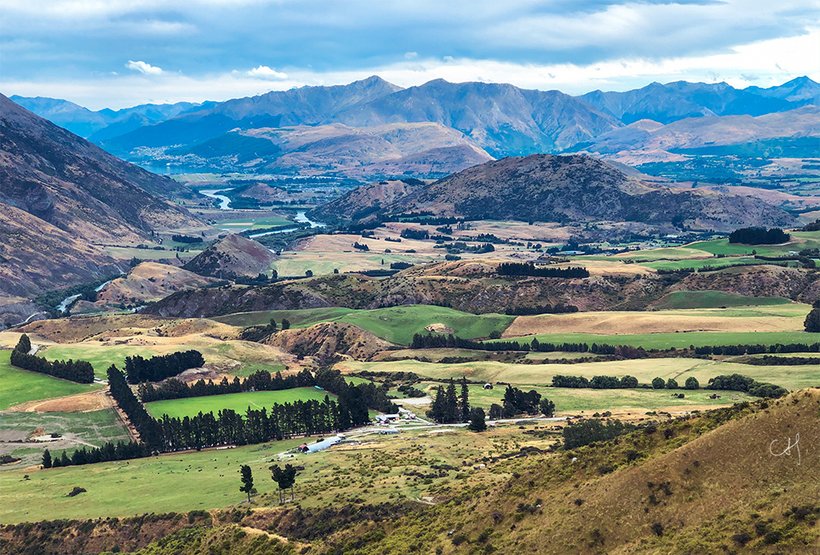 Crown Range Road Scenic Lookout .jpg