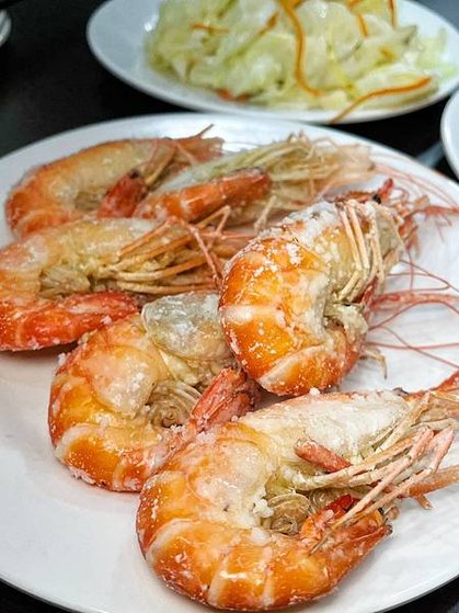 蝦之城活蝦餐廳｜台北西門 12種口味每日直送泰國蝦料理、必點