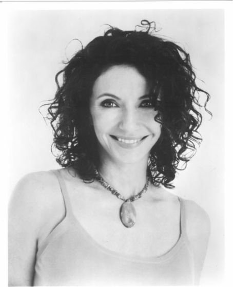 Mary-Steenburgen-001.jpg