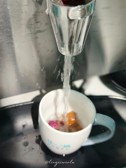 【西門町美食】狂一鍋酸菜魚｜椒麻微辣、湯汁酸辣香濃的好滋味~ (34).jpg