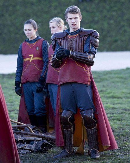 Freddie Stroma 05