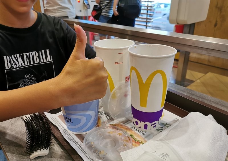 20190815_06 麥當勞喝飲料 007s.jpg