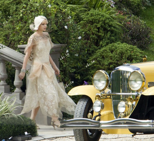 Baz-Luhrmann-The-Great-Gatsby-myLusciousLife.com-Carey-Mulligan