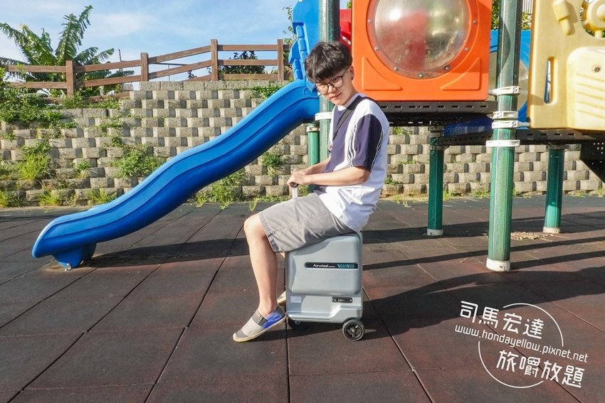 Airwheel-SE3-mini 騎行拖拉二用智能行李箱電動車.行李箱二合一-1.jpg