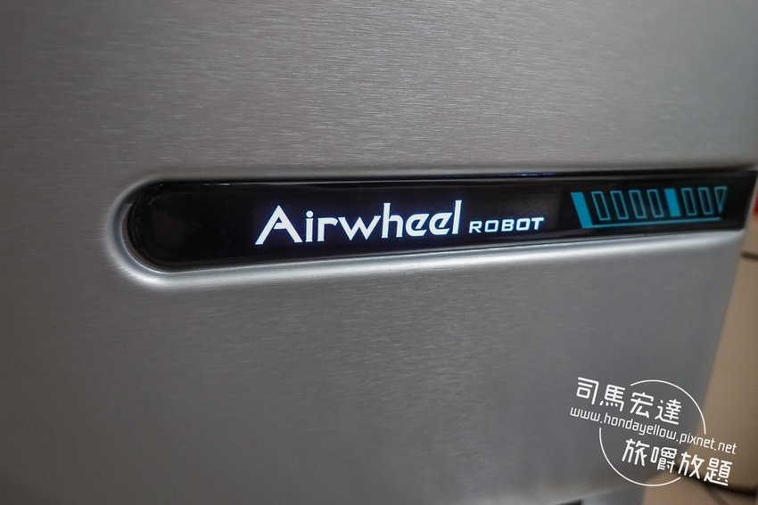 Airwheel-SE3-mini 騎行拖拉二用智能行李箱電動車.行李箱二合一-7.jpg