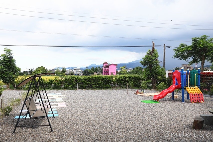 ▌宜蘭親子民宿▌冬山住宿「慕哲清居」溜滑梯、沙池、彈跳床、泡湯池