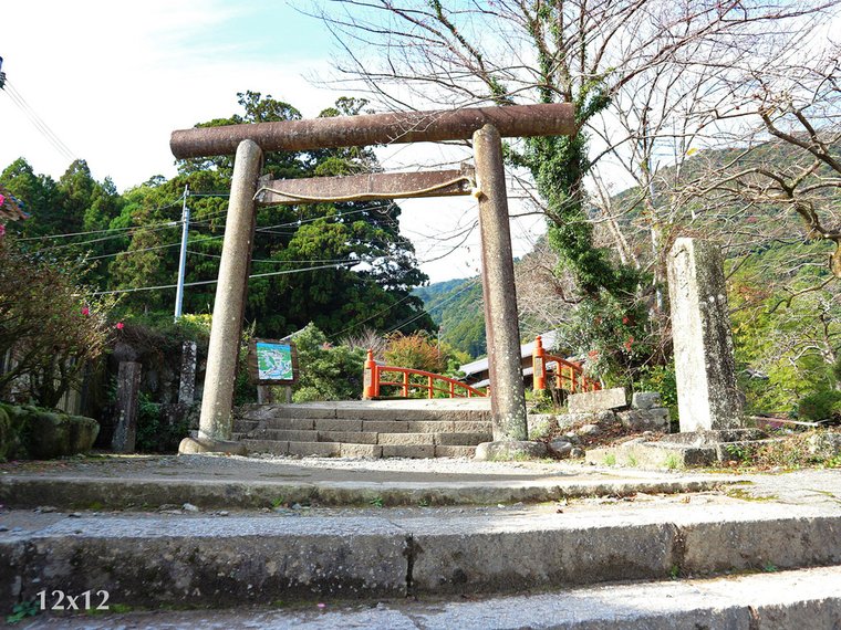 | 和歌山・紀伊勝浦 | 靈氣滿滿的熊野那智大社～有狗